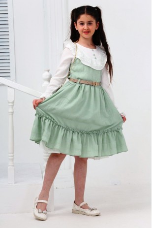 KLEID MIT SPITZENKRAGEN, GÜRTEL UND TASCHE