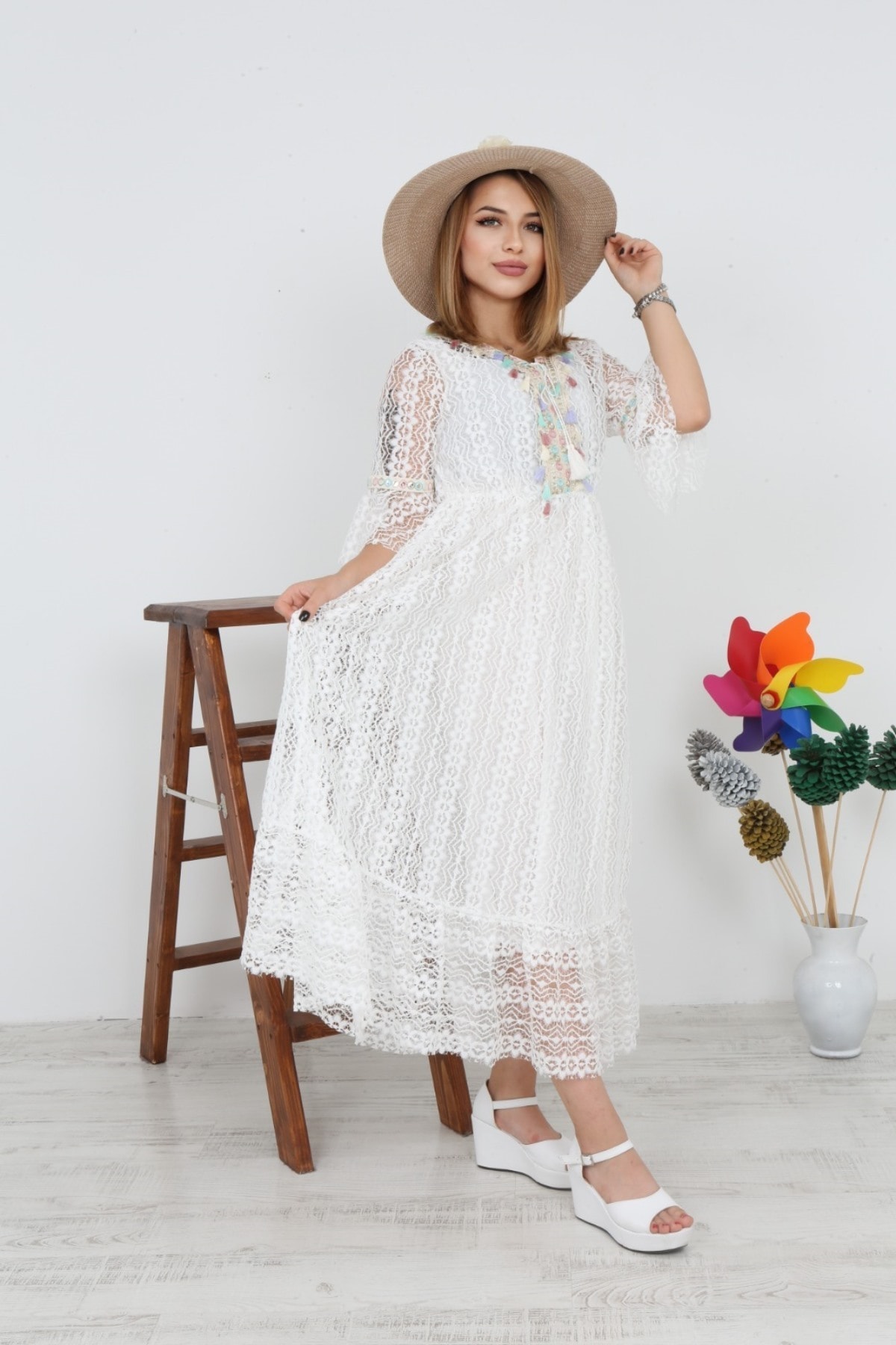 Doppeltes Sommer-Spitzenkleid für Damen