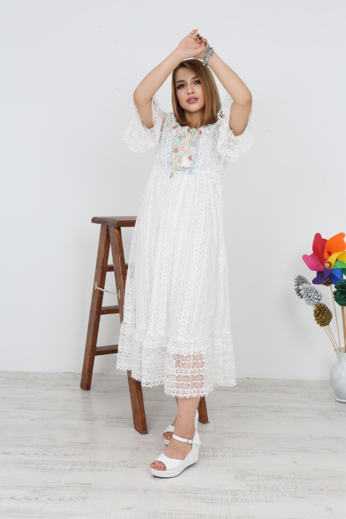 Doppeltes Sommer-Spitzenkleid für Damen