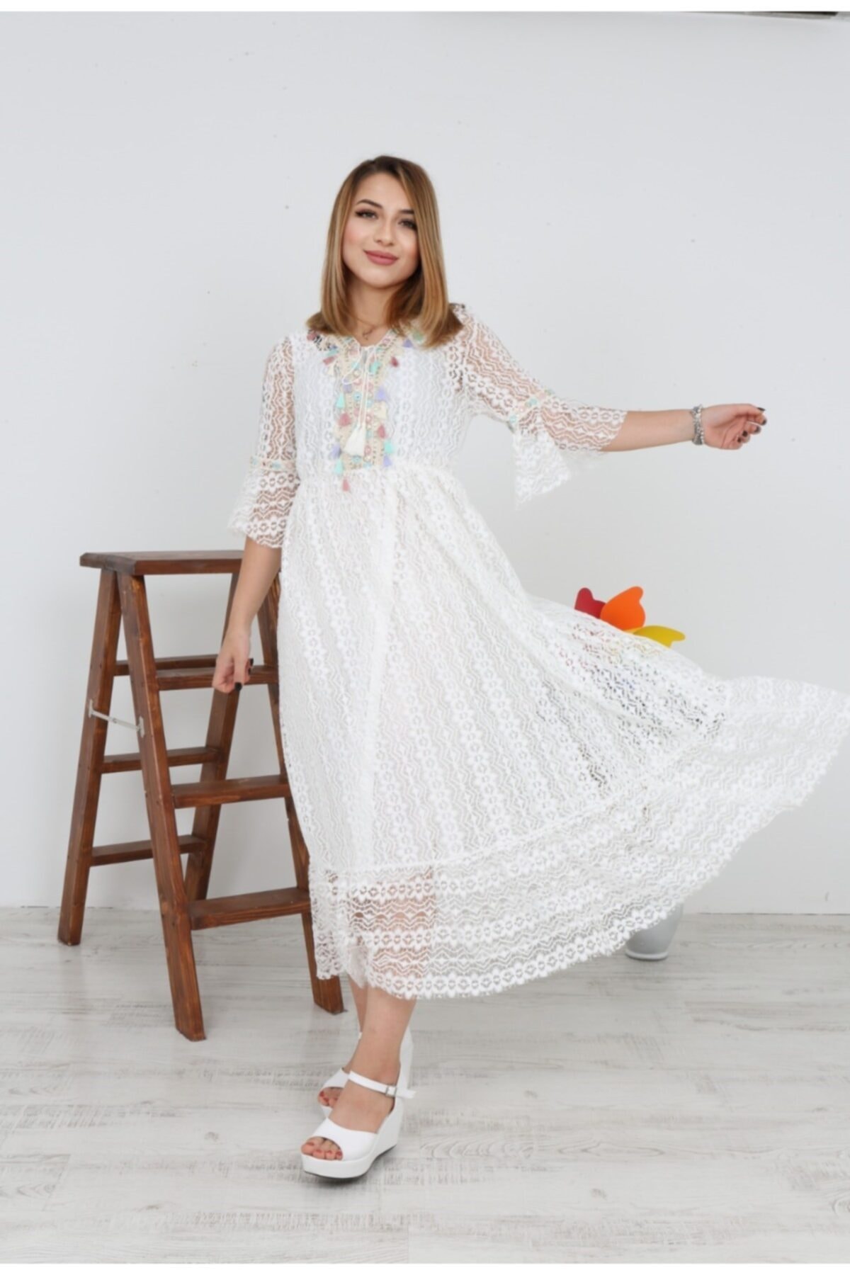 Doppeltes Sommer-Spitzenkleid für Damen