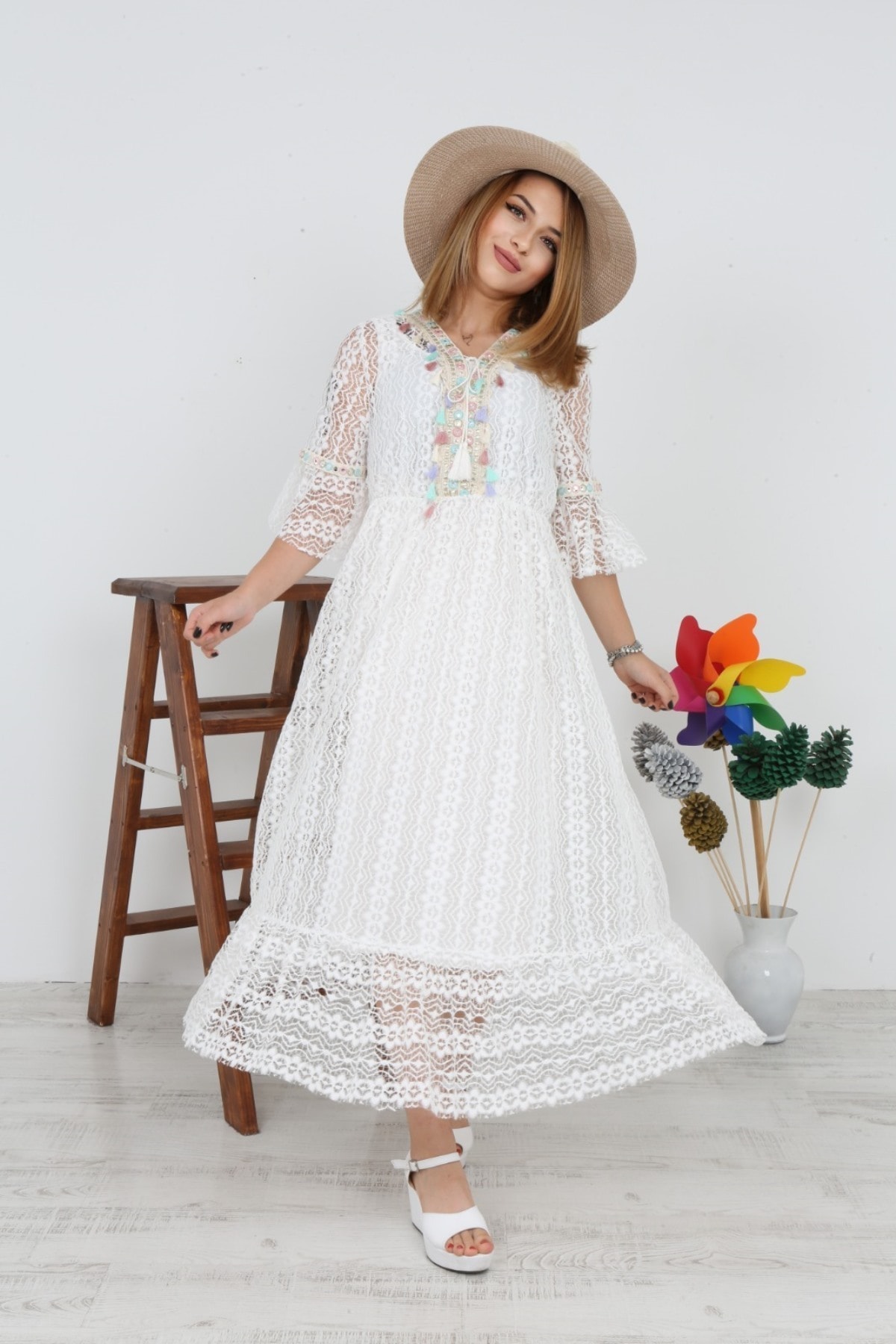 Doppeltes Sommer-Spitzenkleid für Damen