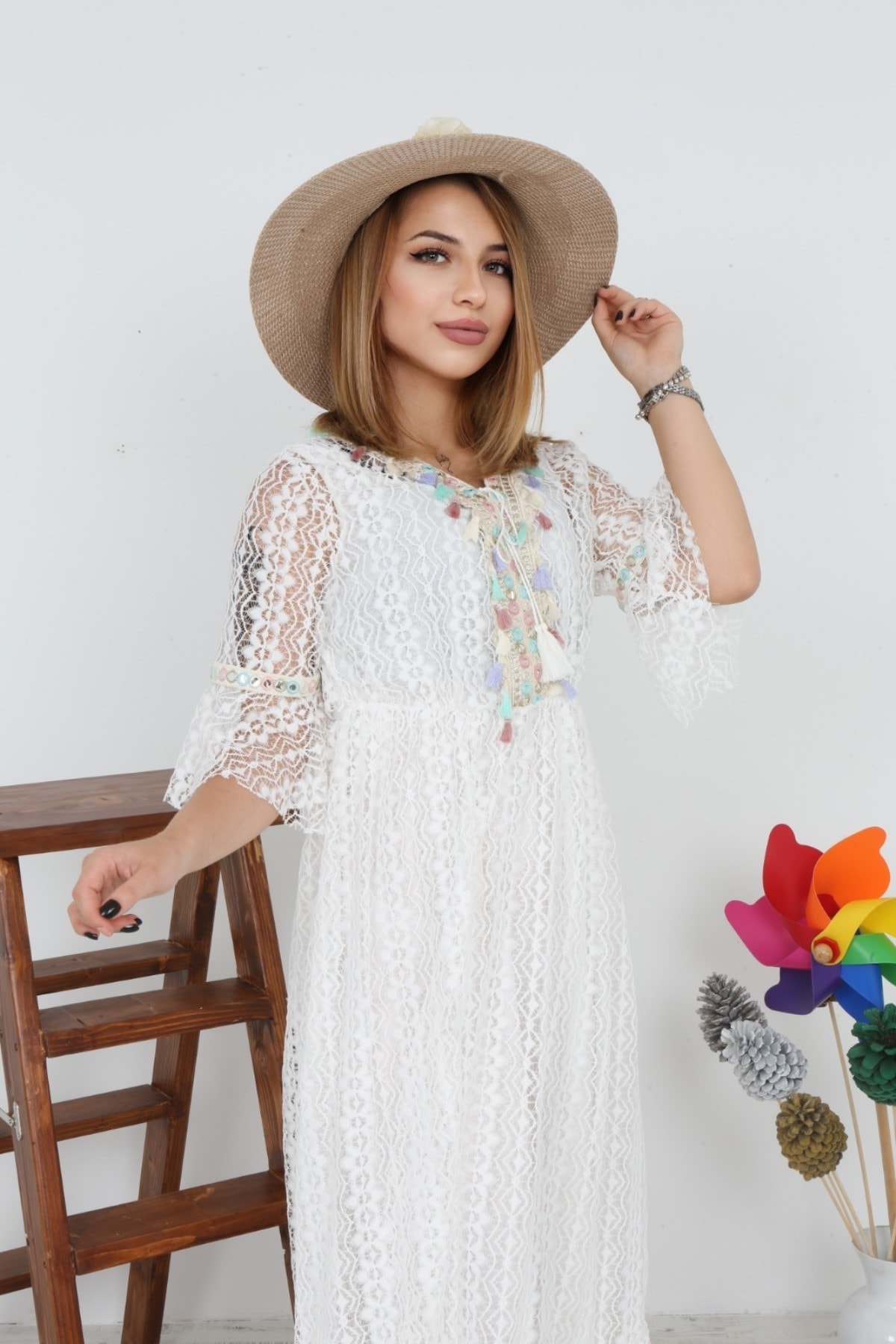 Doppeltes Sommer-Spitzenkleid für Damen