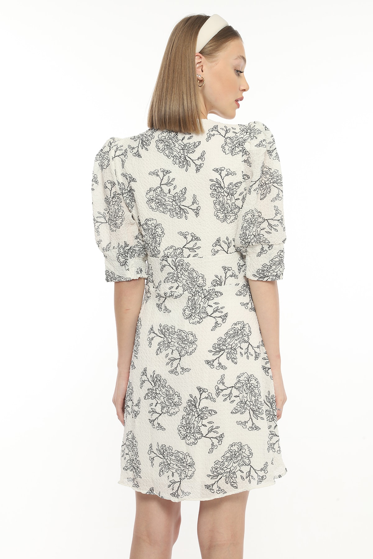 Damen-Neckholder-Kleid mit Blumenmuster