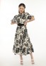 Damen-Neckholderkleid mit Blumenmuster und Gürtel