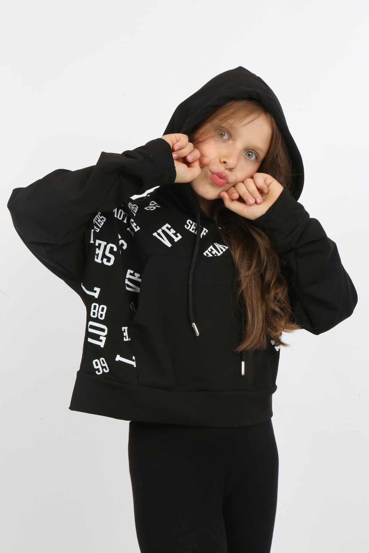 Kız Çocuk Göbek Üstü Kapüşonlu Cepli Baskılı Sweatshirt
