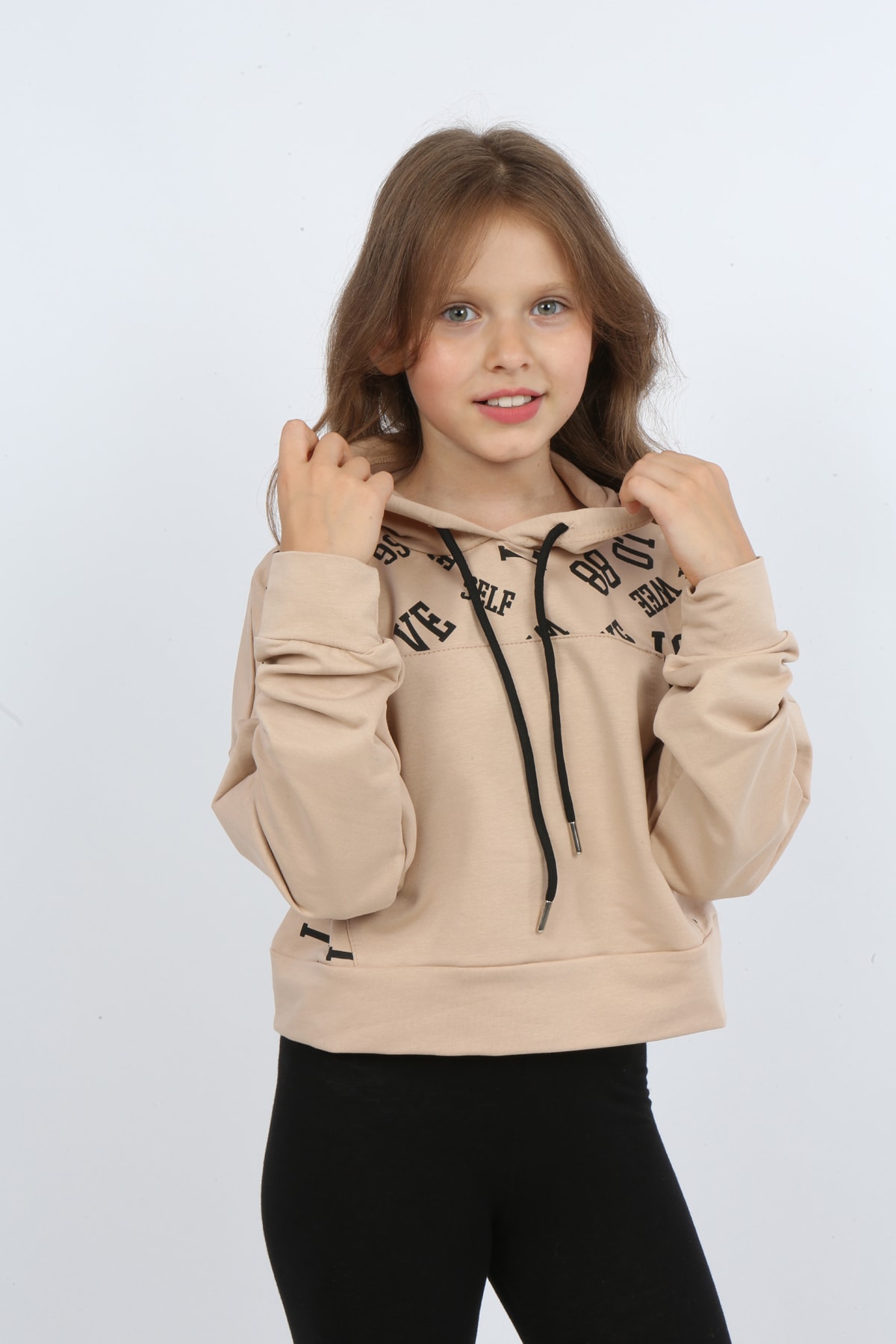 Kız Çocuk Göbek Üstü Kapüşonlu Cepli Baskılı Sweatshirt