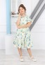 Mädchenkleid mit Blumenmuster und Gürtel