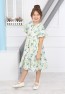 Mädchenkleid mit Blumenmuster und Gürtel