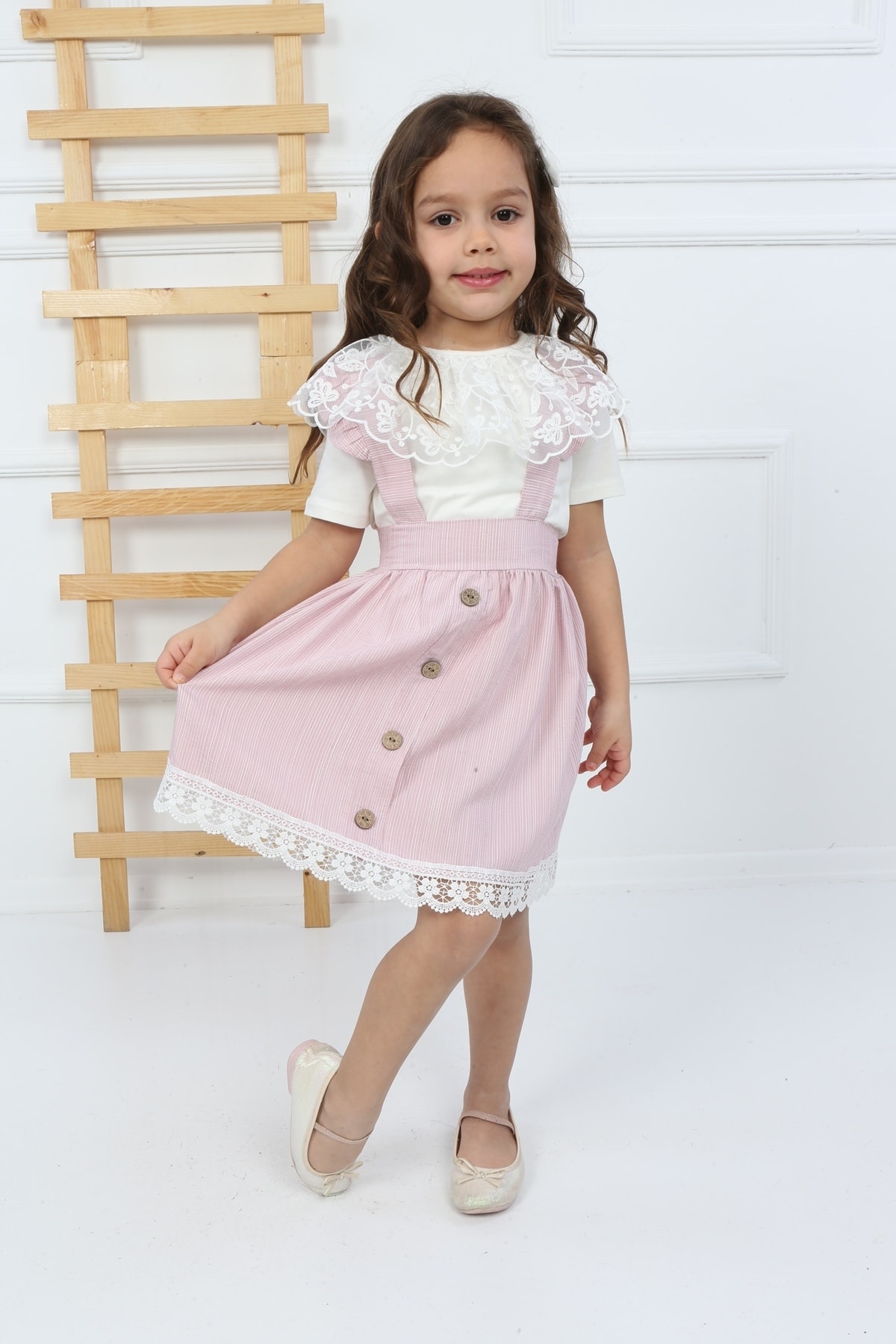 Lilafarbenes Badi-Spitzenträgerkleid für Kinder