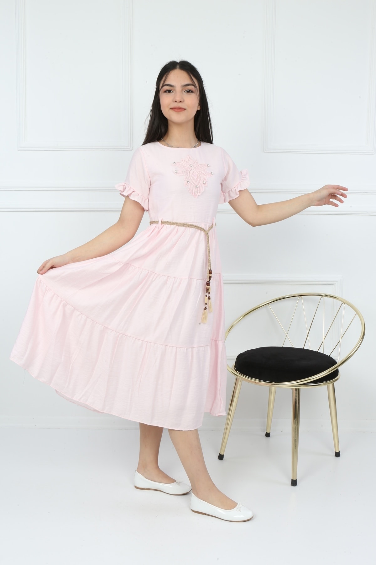 Kellnerjungenkleid mit Seilgürtel