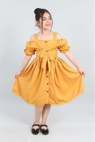 Платье из крепа с помпоном