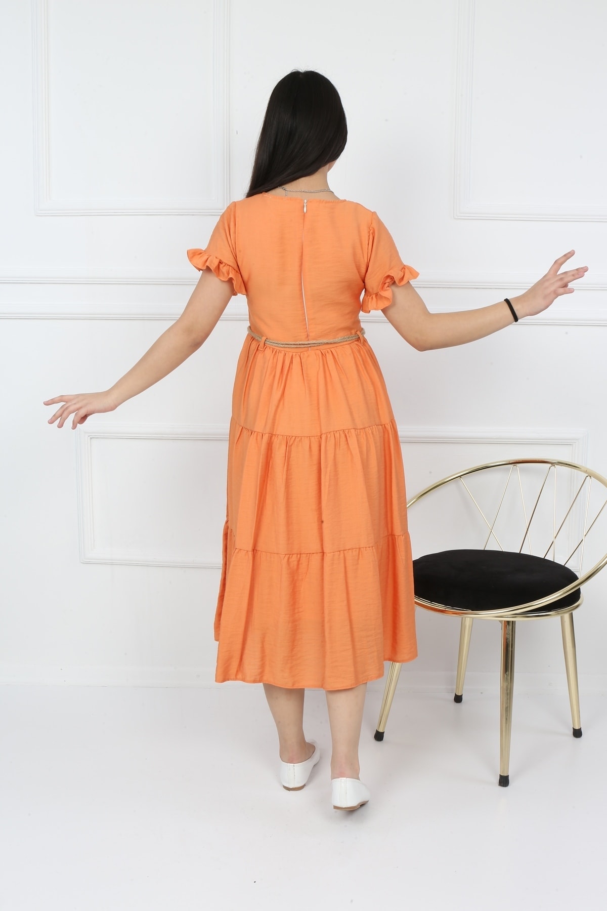 Kellnerjungenkleid mit Seilgürtel