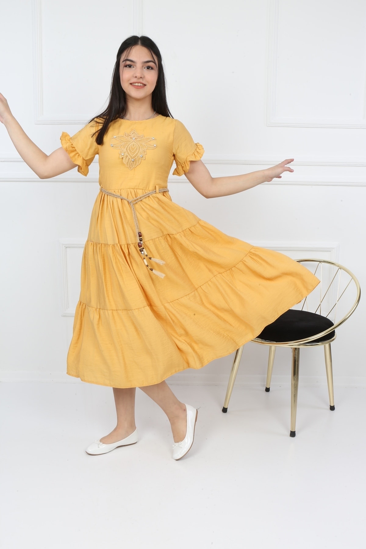 Kellnerjungenkleid mit Seilgürtel