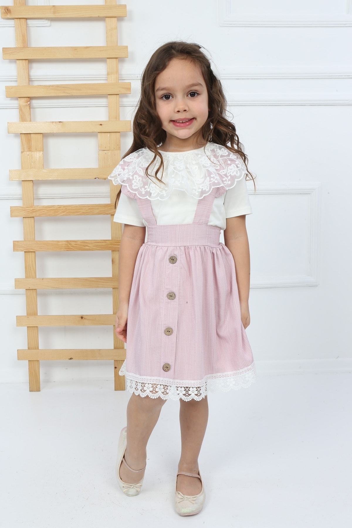 Lilafarbenes Badi-Spitzenträgerkleid für Kinder