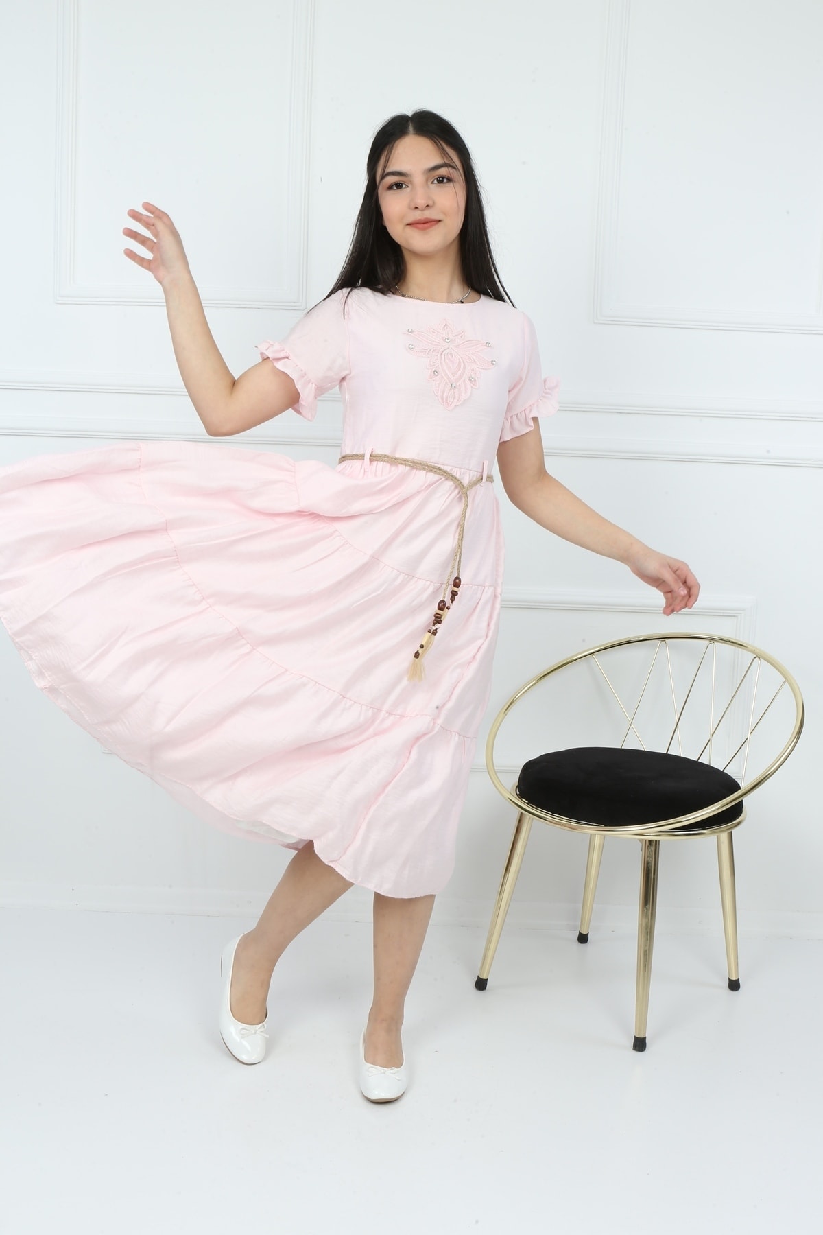 Kellnerjungenkleid mit Seilgürtel