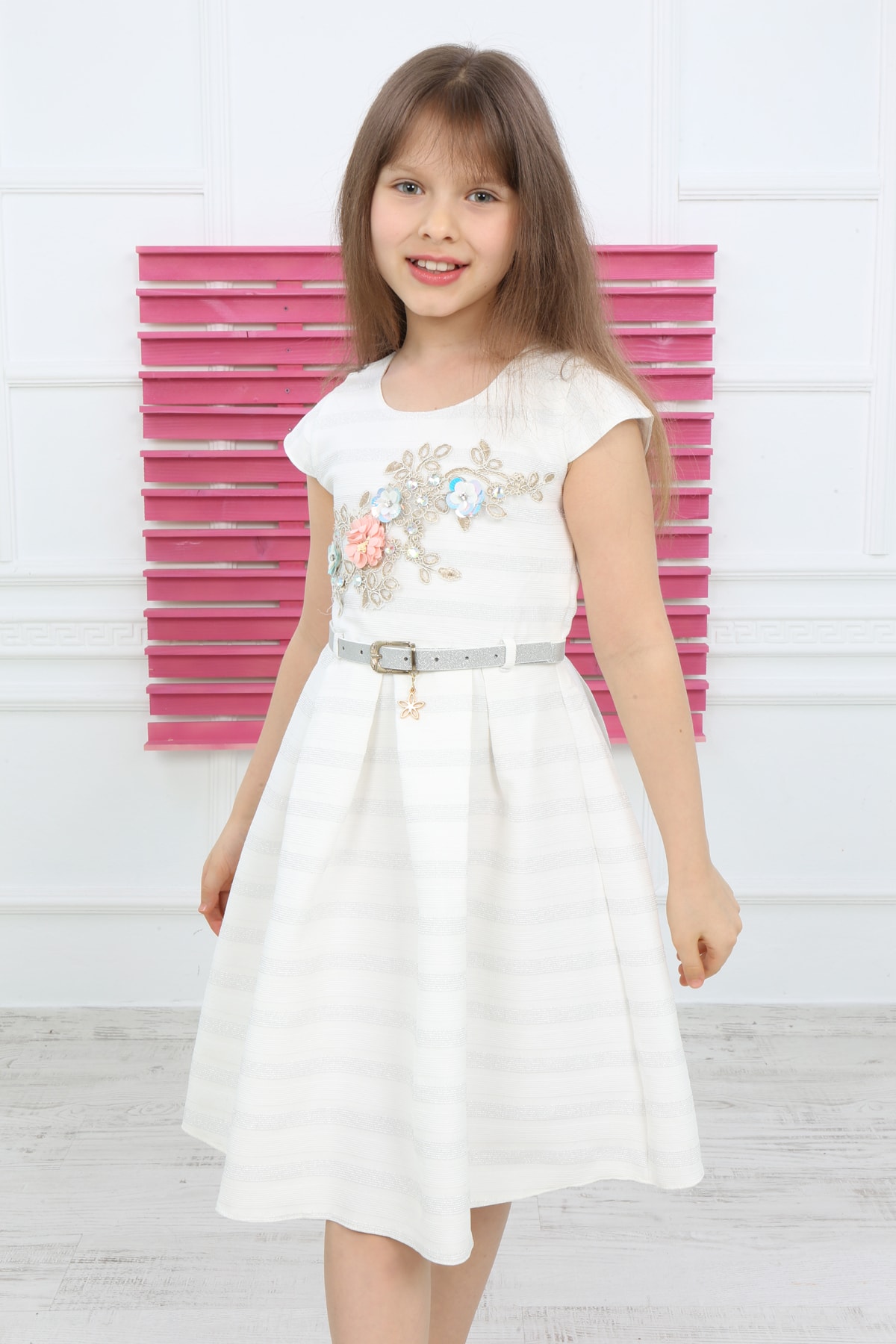 Silber gestreiftes Kleid