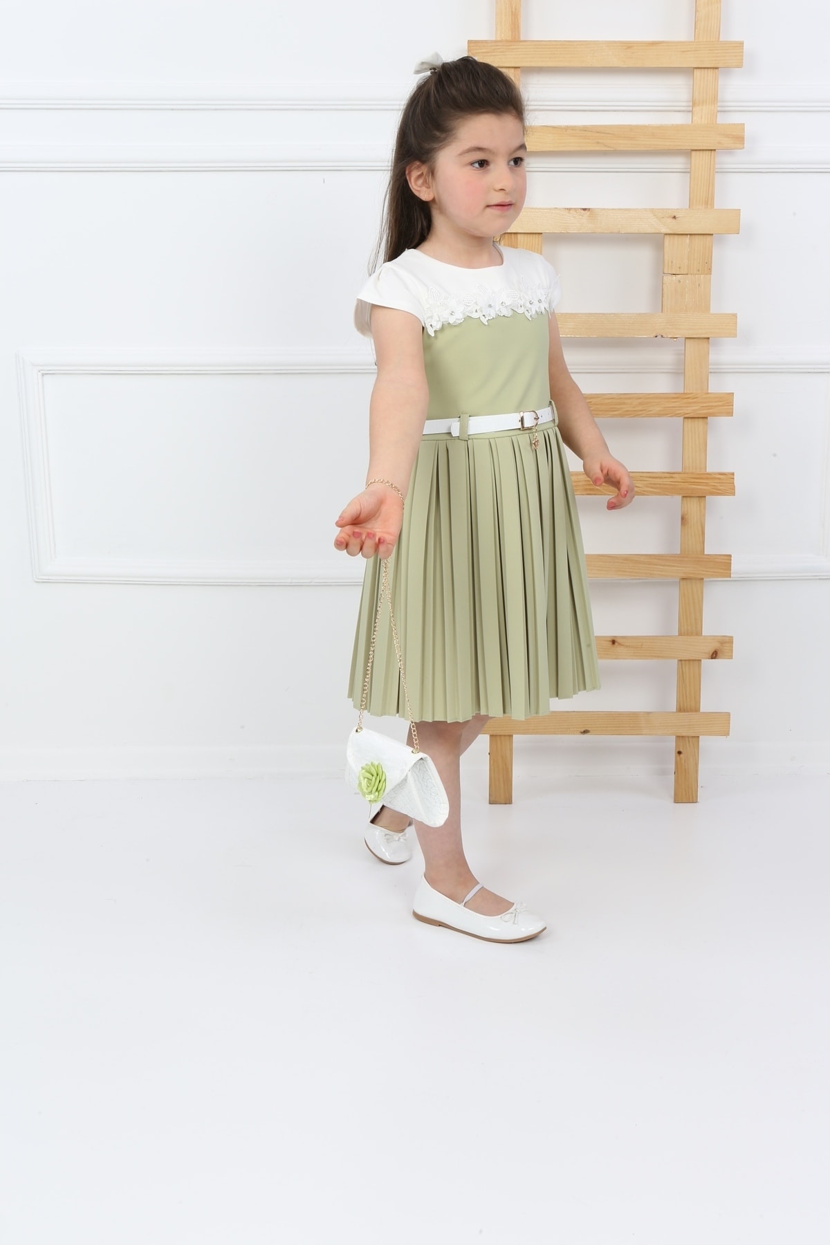 Grünes Taschenfaltenkleid für Mädchen