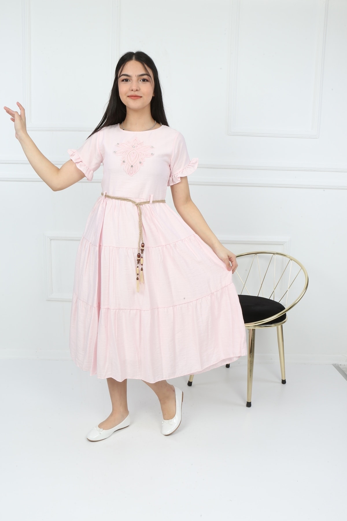 Kellnerjungenkleid mit Seilgürtel