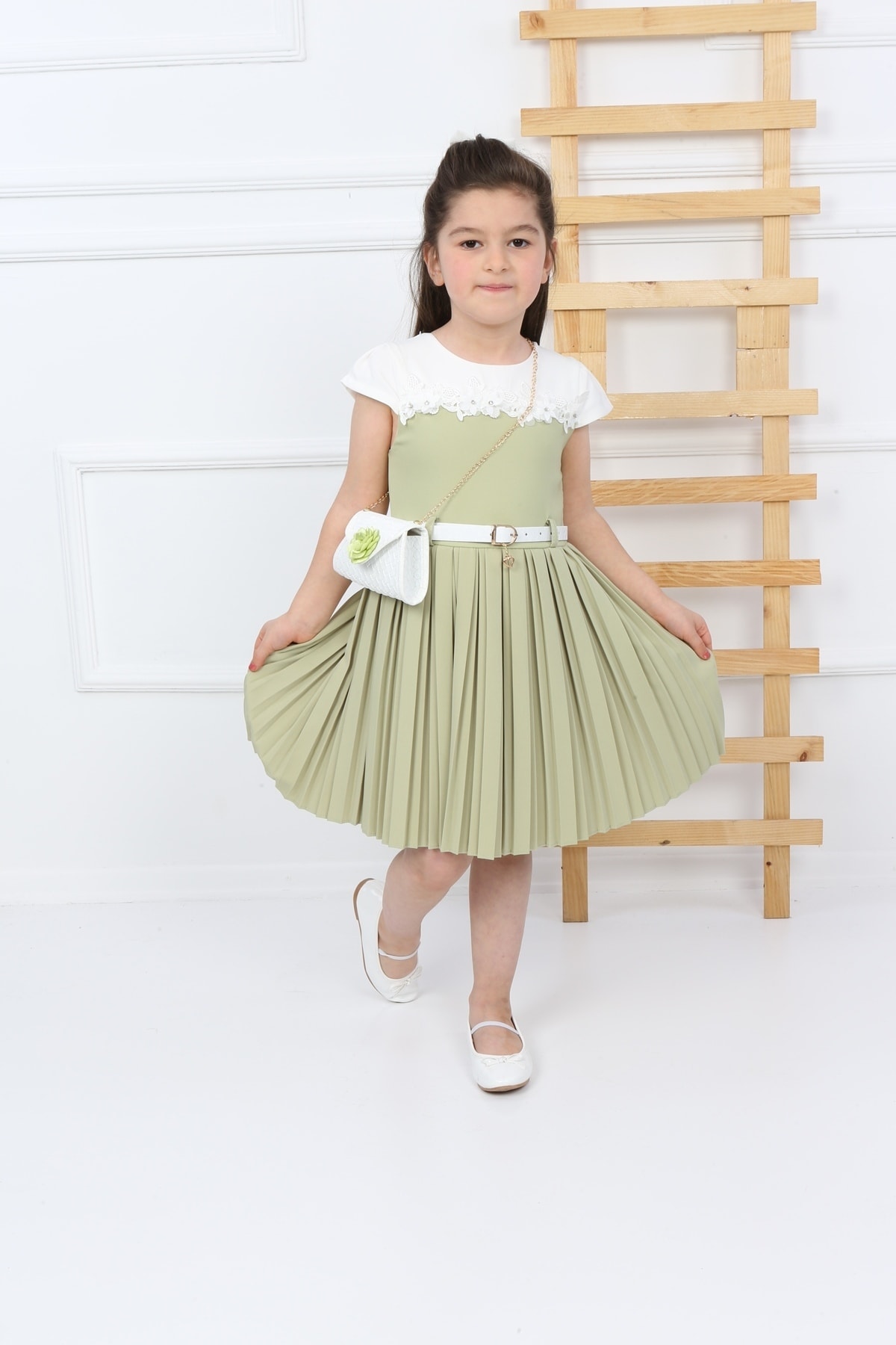 Grünes Taschenfaltenkleid für Mädchen