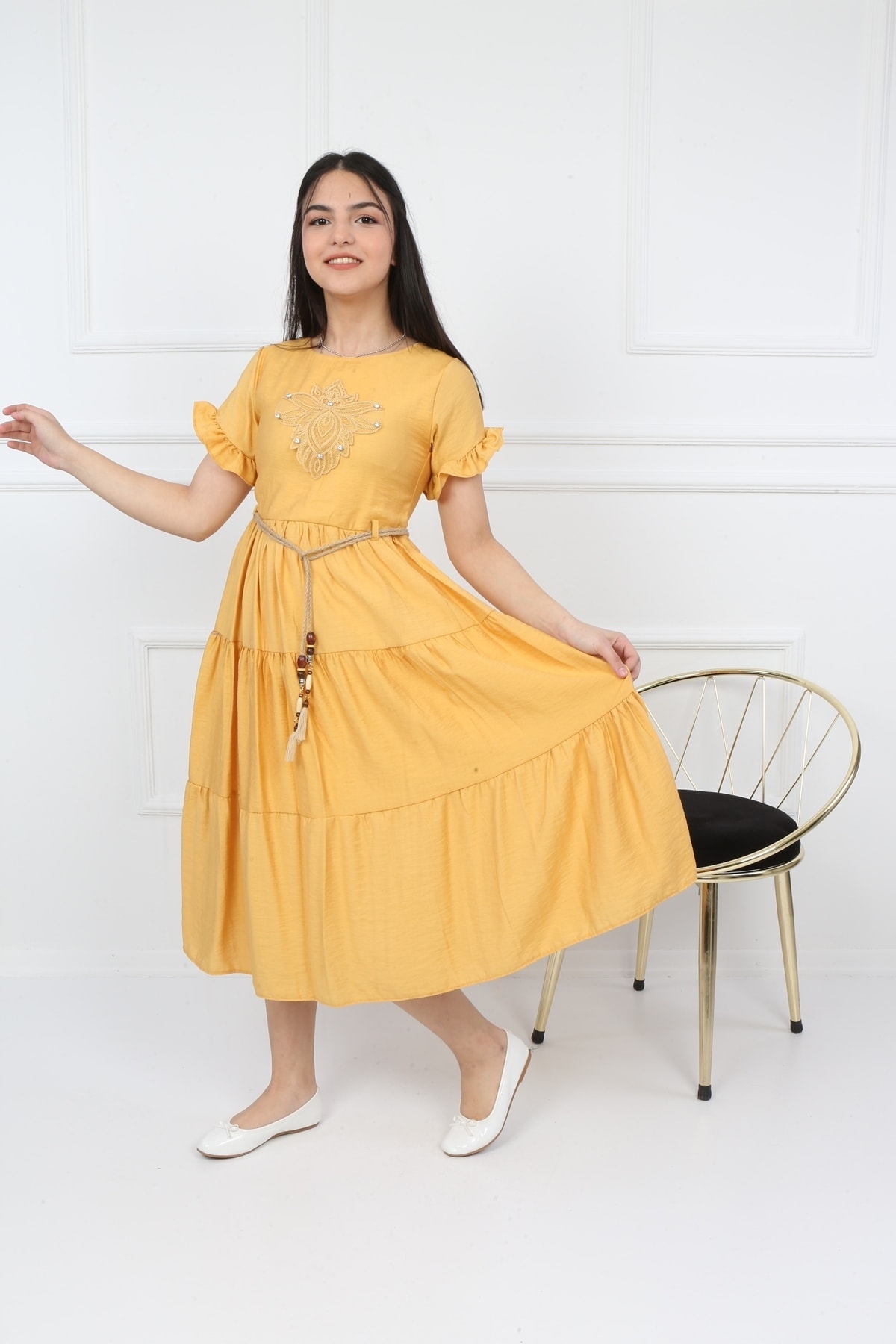 Kellnerjungenkleid mit Seilgürtel