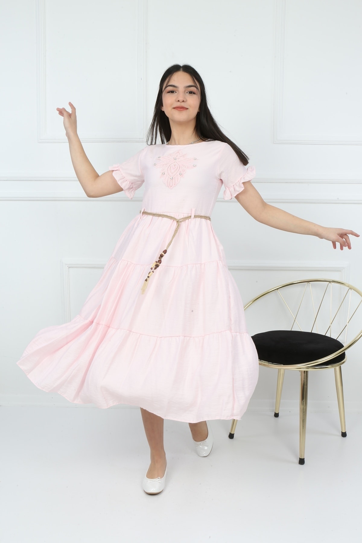 Kellnerjungenkleid mit Seilgürtel