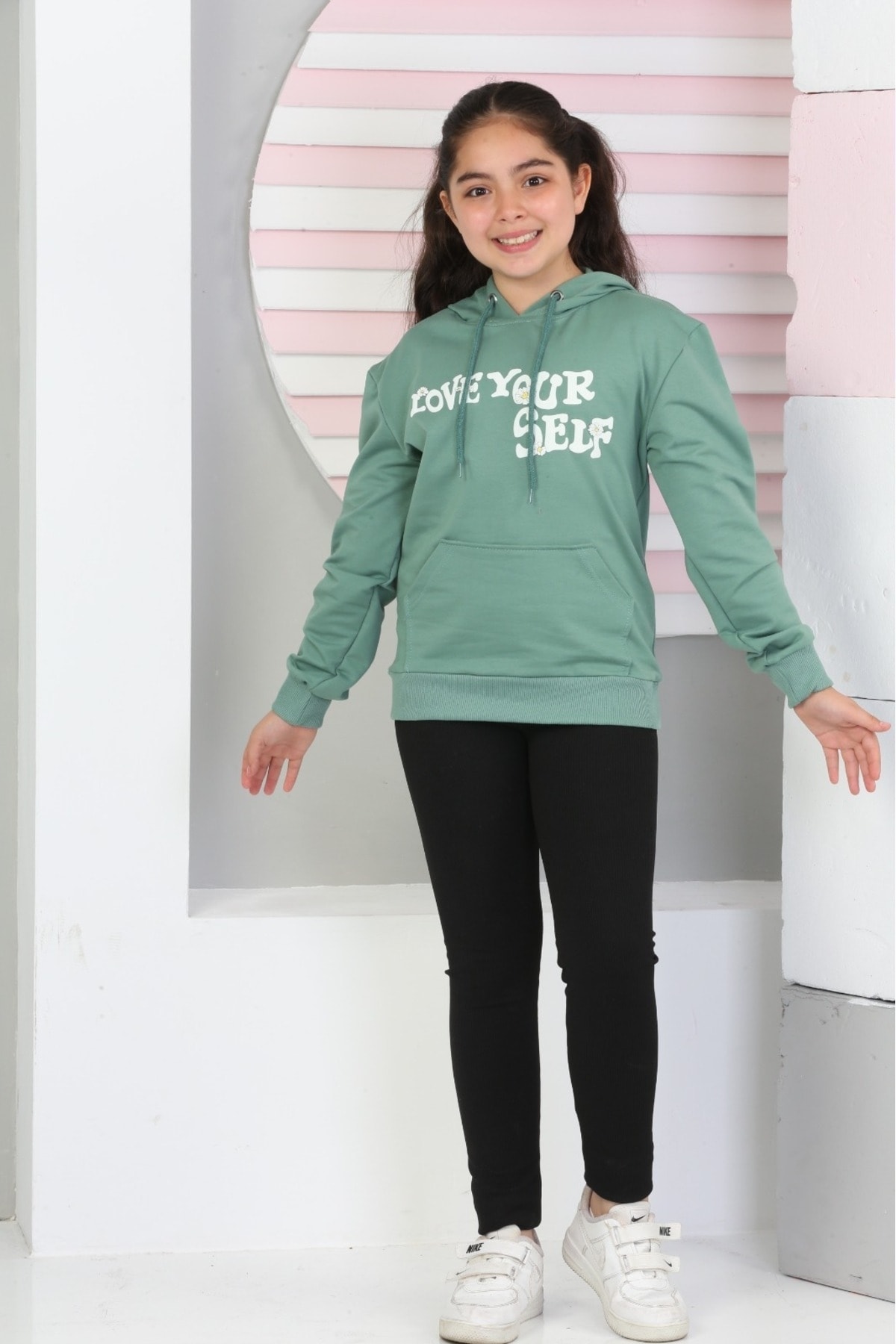 LIEBE DEIN SELBST BEDRUCKTES KAPUZENSWEATSHIRT