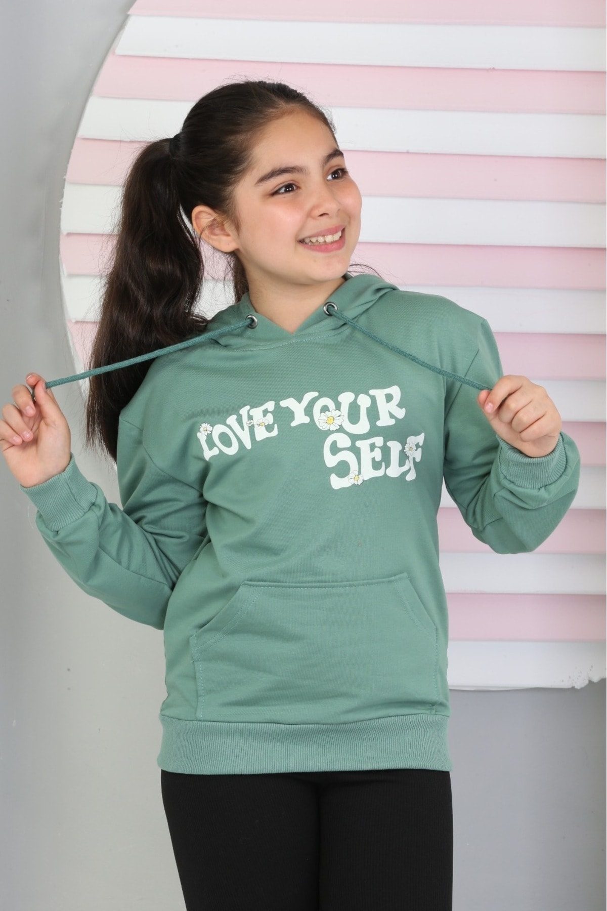 LOVE YOUR SELF BASKILI KAPŞONLU SWEATSHİRT