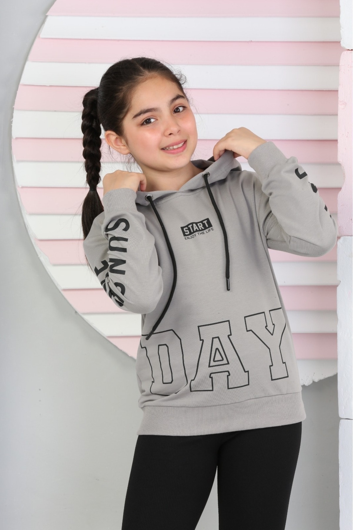 DAY BASKILI İKİ İPLİK KOPŞONLU SWEATSHİRT