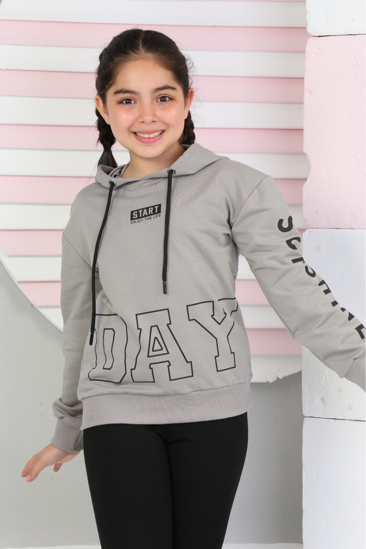 DAY BASKILI İKİ İPLİK KOPŞONLU SWEATSHİRT