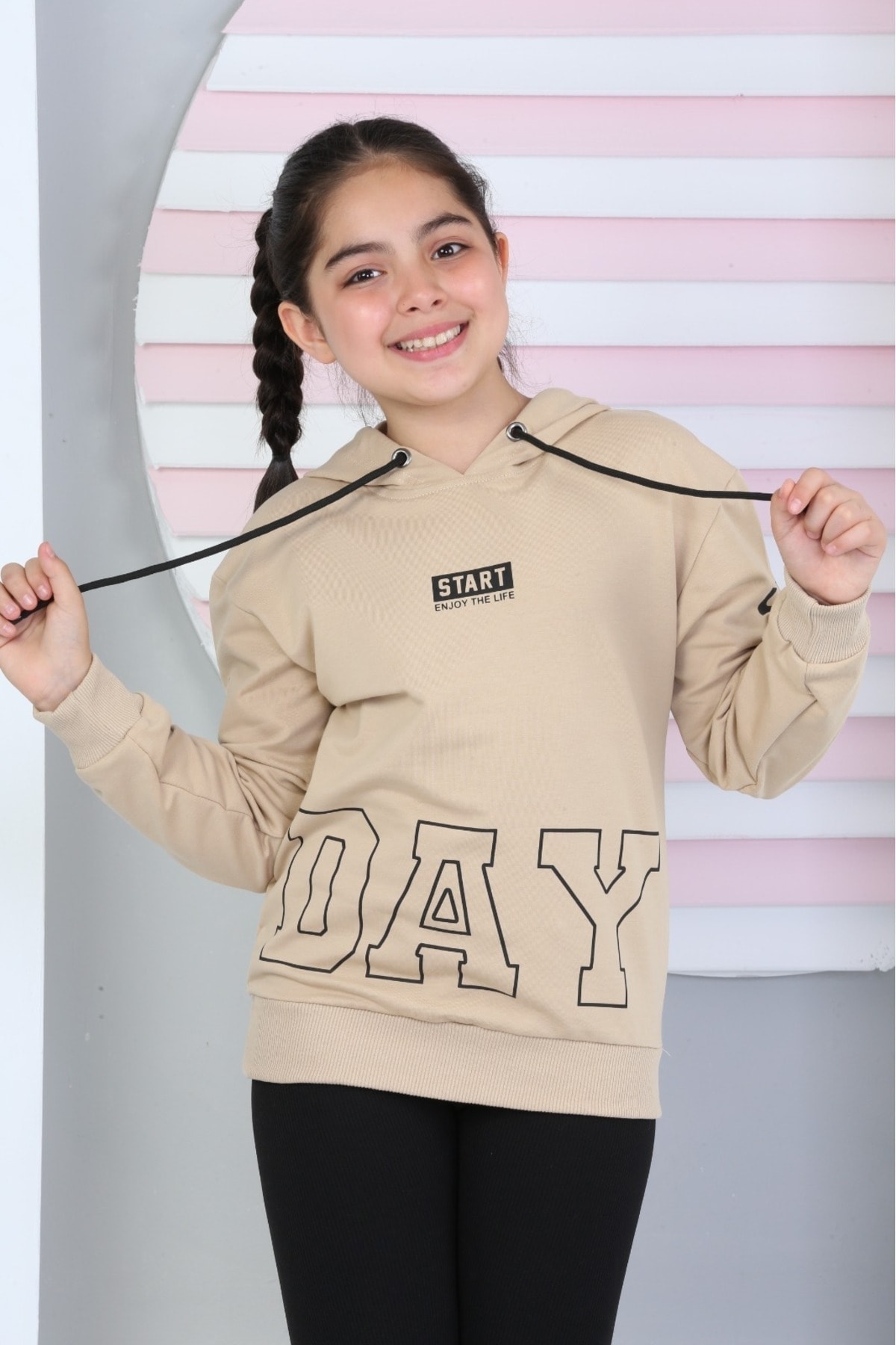 DAY BASKILI İKİ İPLİK KOPŞONLU SWEATSHİRT