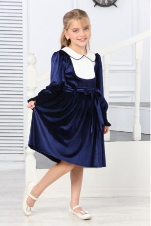 БАРХАТНОЕ ПЛАТЬЕ С ПОЯСОМ И БЕЛОЙ ОТДЕЛКОЙ ПЕРЕДА