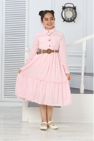 LANGÄRMELIGES, GLÄNZENDES KLEID MIT GÜRTEL MIT KNÖPFE